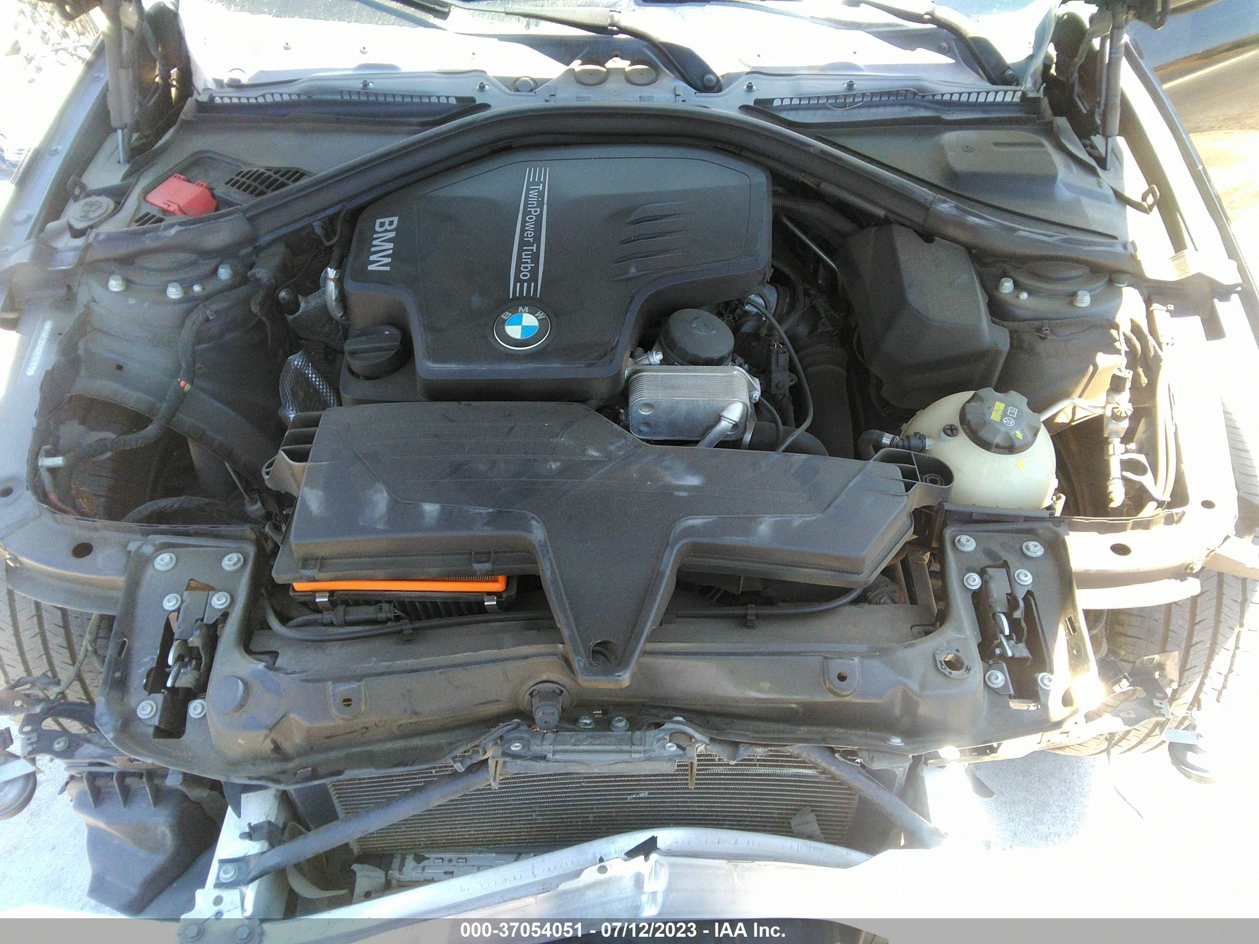 Photo 9 VIN: WBA8E9G56GNT87819 - BMW 3ER 