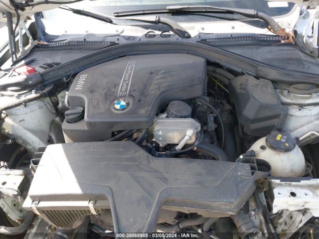 Photo 9 VIN: WBA8E9G59GNT84462 - BMW 328I 