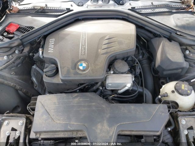 Photo 9 VIN: WBA8E9G5XGNT85930 - BMW 328I 