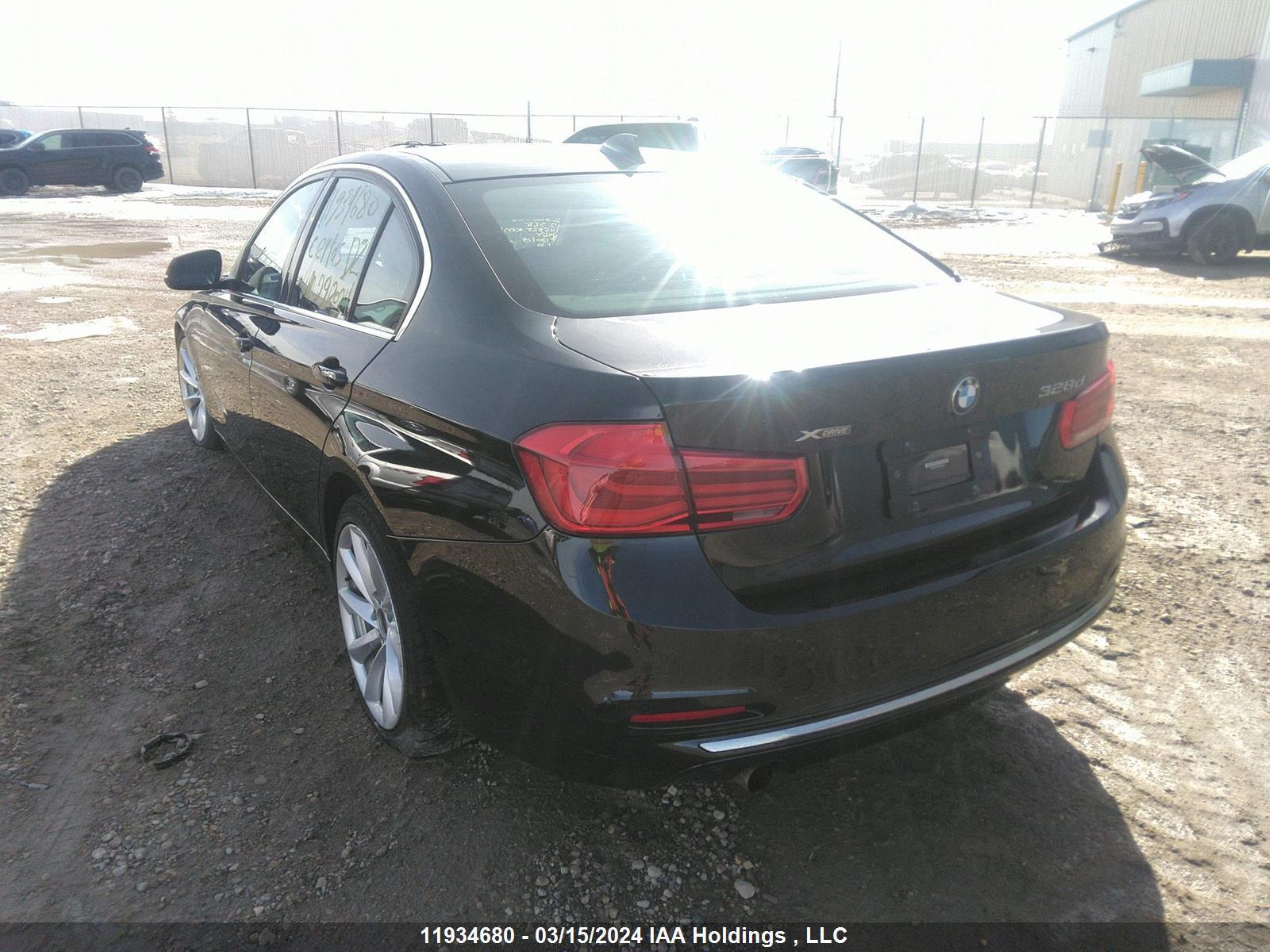 Photo 2 VIN: WBA8F1C30HK825725 - BMW 3ER 