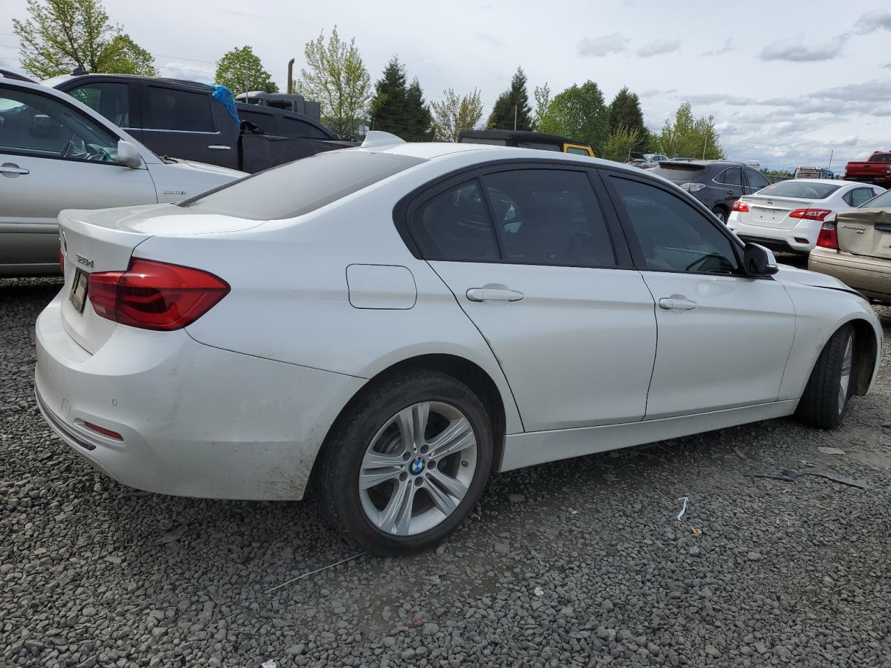 Photo 2 VIN: WBA8F1C50GK439094 - BMW 3ER 