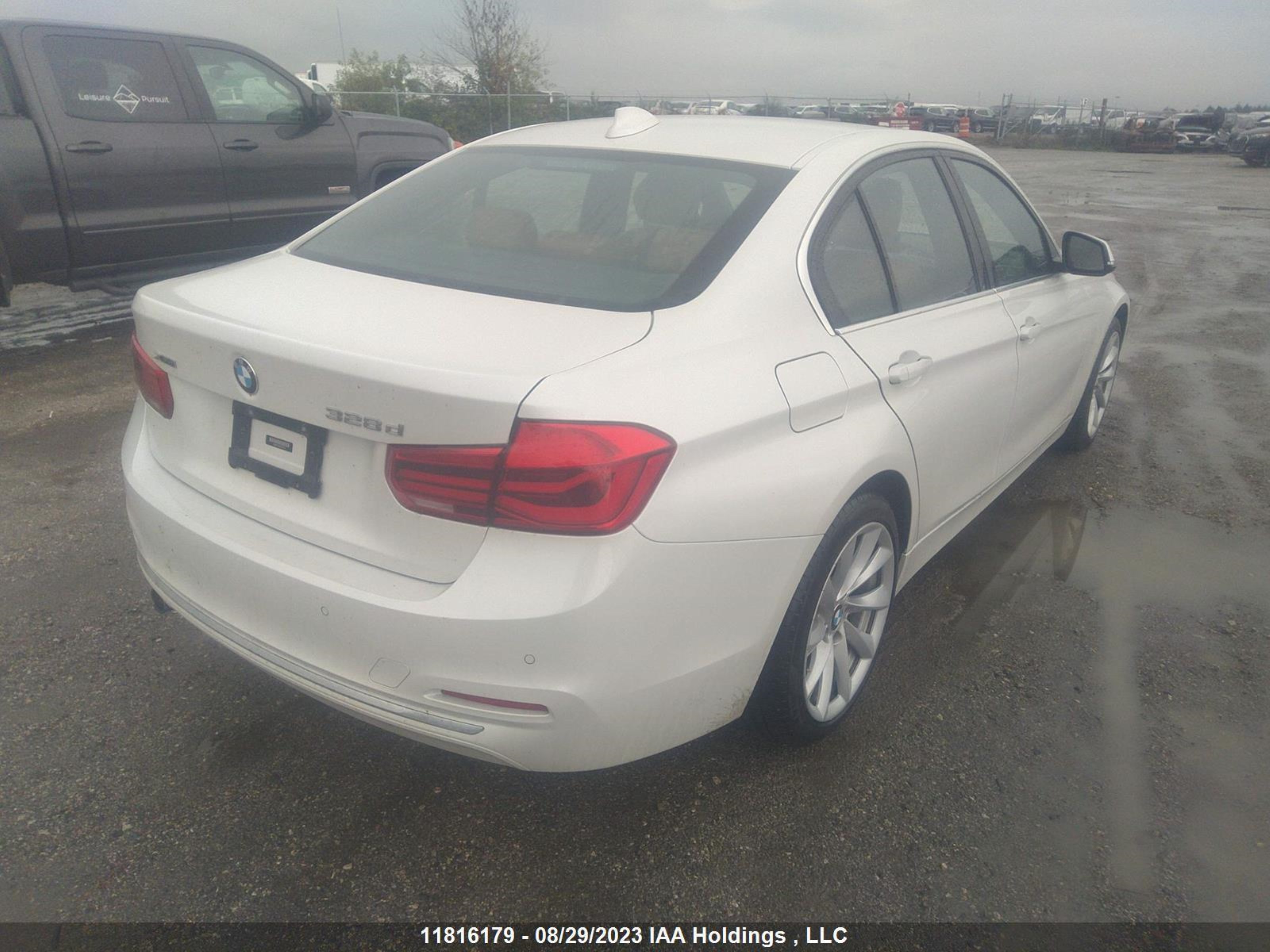 Photo 3 VIN: WBA8F1C56GK439116 - BMW 3ER 