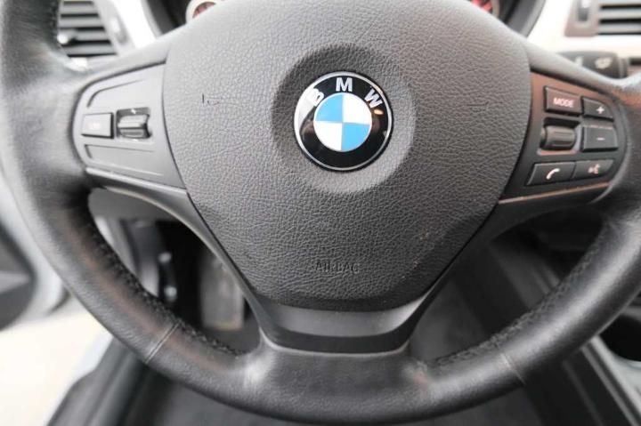 Photo 18 VIN: WBA8F91000K852693 - BMW 3-SERIE 4DRS &#3915 