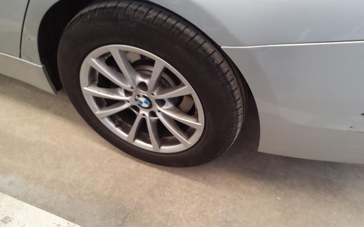 Photo 15 VIN: WBA8H91090A351687 - BMW SERIES 