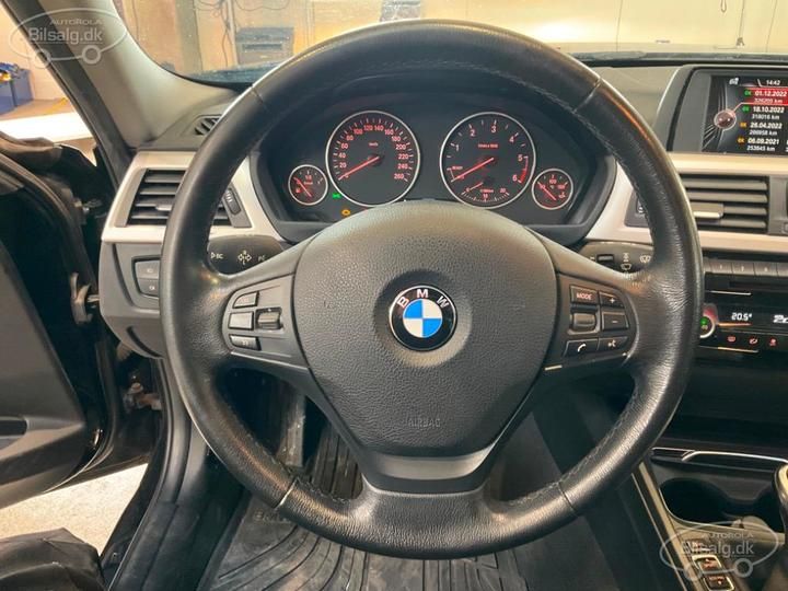 Photo 12 VIN: WBA8H910XHK696345 - BMW 3 SERIES 