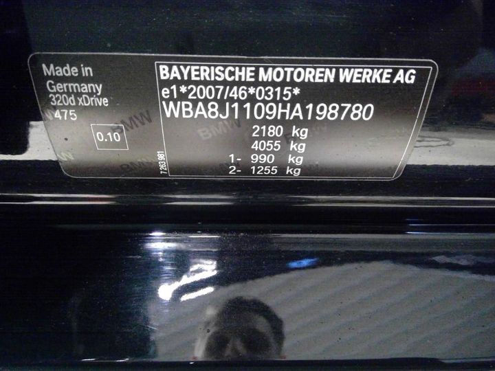 Photo 13 VIN: WBA8J1109HA198780 - BMW SERIES 3 