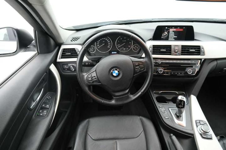 Photo 9 VIN: WBA8J91000K400211 - BMW 3-SRIE TOURING &#3912 