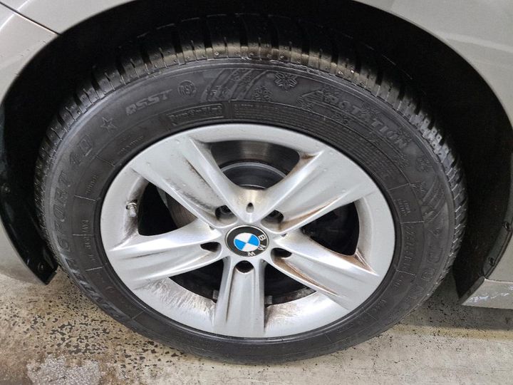 Photo 12 VIN: WBA8J91000K726915 - BMW 320 