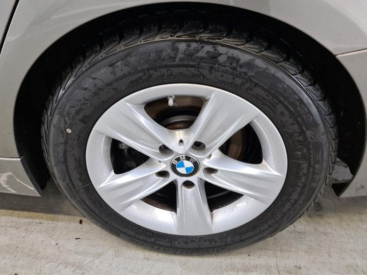 Photo 14 VIN: WBA8J91000K726915 - BMW 320 