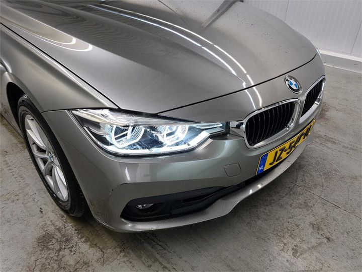 Photo 22 VIN: WBA8J91000K726980 - BMW 320 