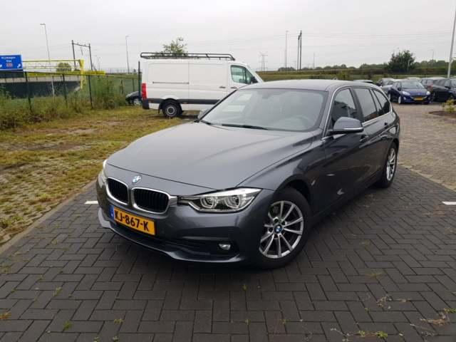 Photo 1 VIN: WBA8J91000K836671 - BMW 3-SERIE 