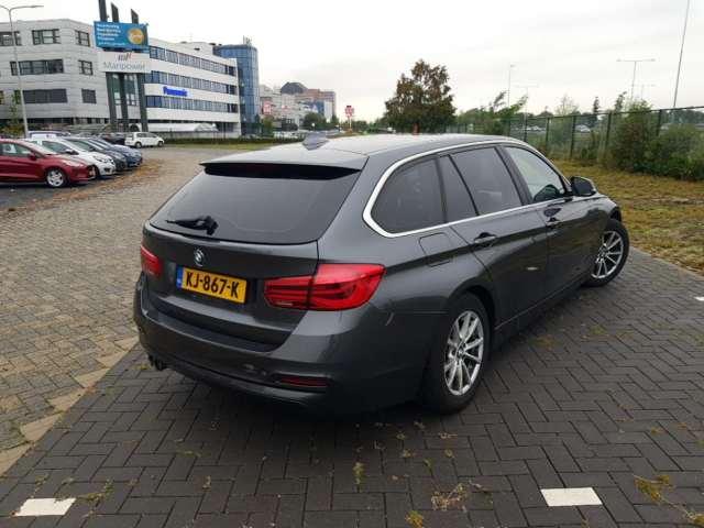 Photo 2 VIN: WBA8J91000K836671 - BMW 3-SERIE 