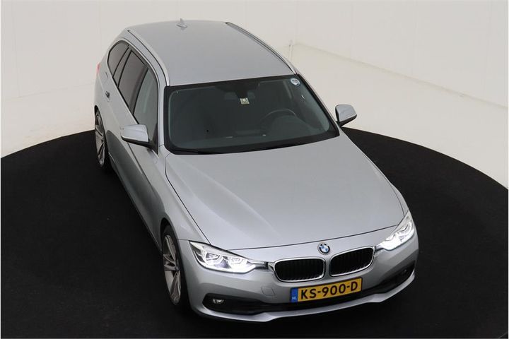 Photo 2 VIN: WBA8J91000K837027 - BMW 3-SERIE 