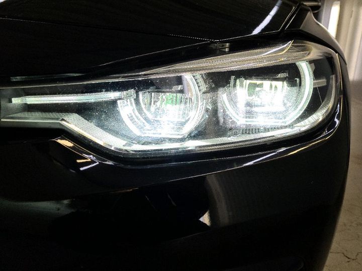 Photo 16 VIN: WBA8J91040K400163 - BMW 320 