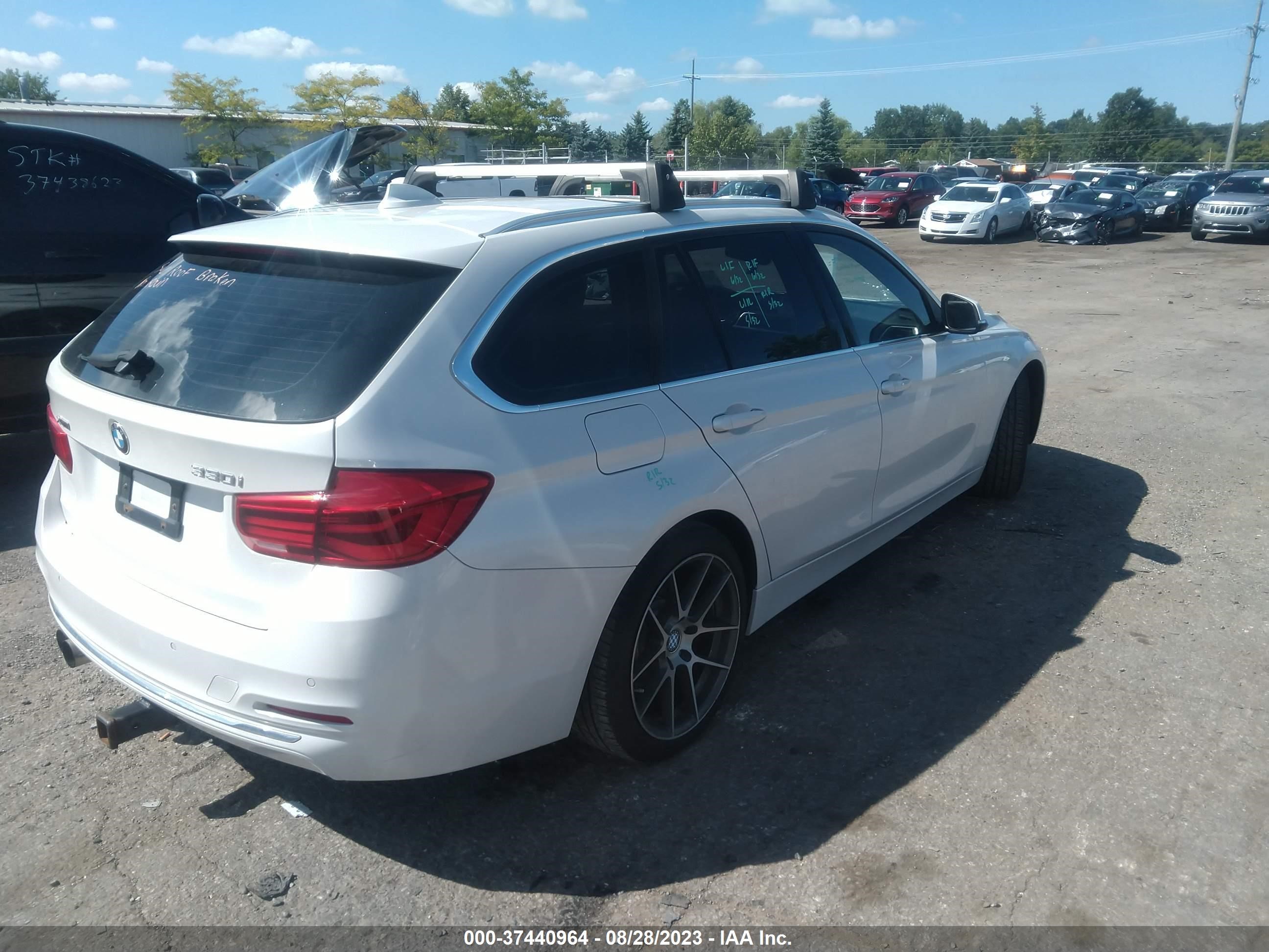 Photo 3 VIN: WBA8K3C54HK678723 - BMW 3ER 