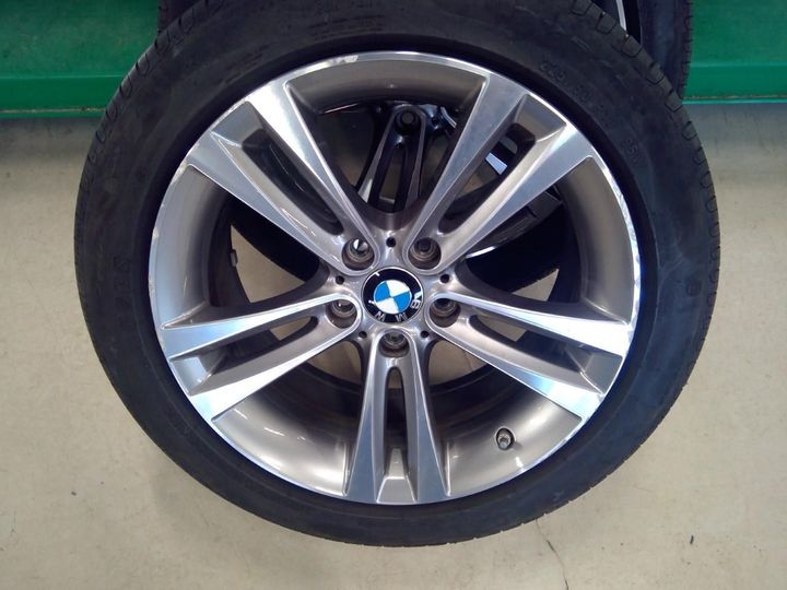 Photo 15 VIN: WBA8T5105JB343718 - BMW SERIES 3 