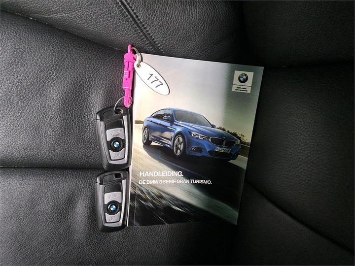 Photo 9 VIN: WBA8X91010BN82600 - BMW 330 