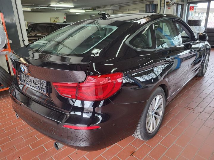 Photo 3 VIN: WBA8Y11040G448715 - BMW 340I 