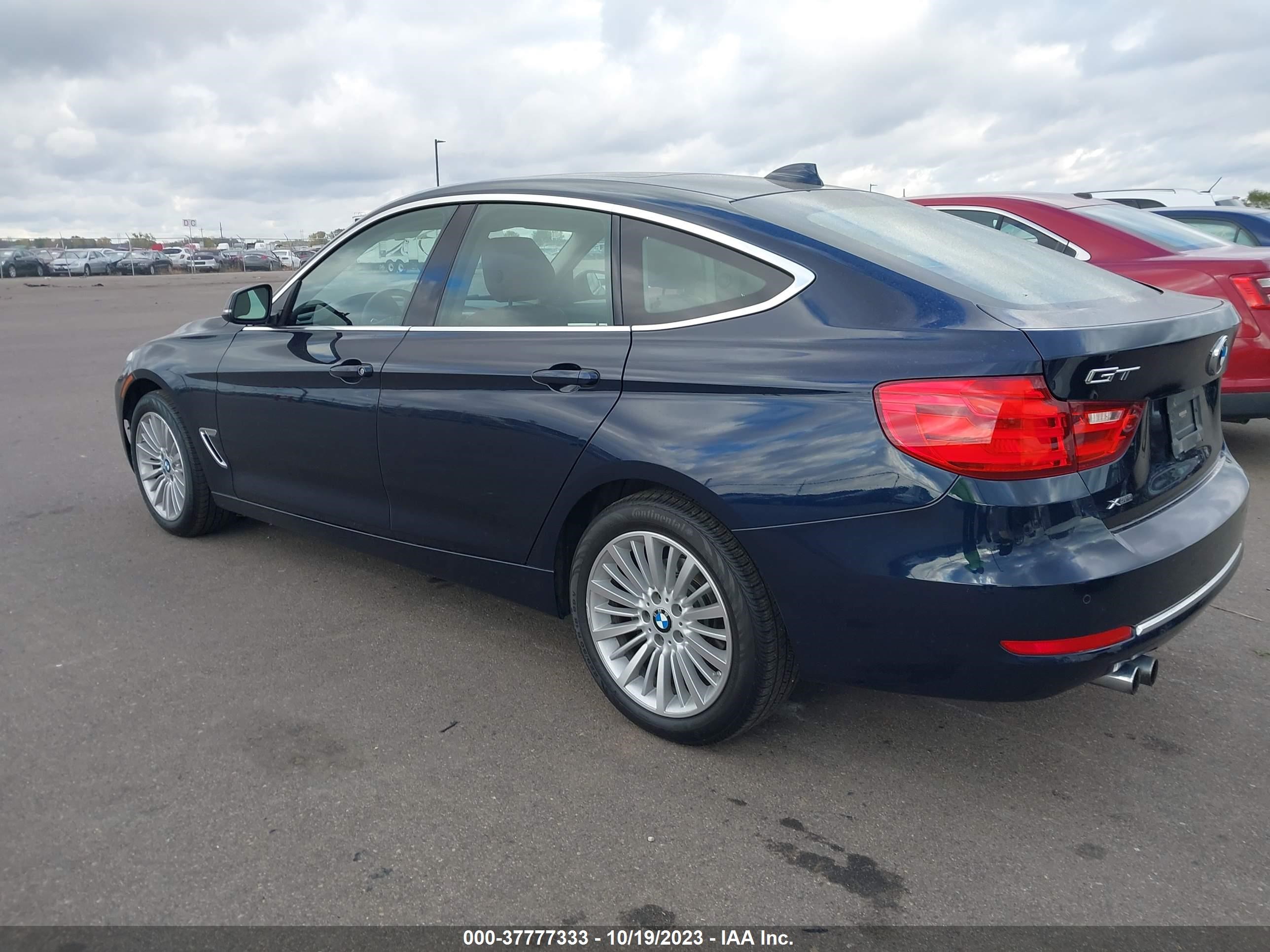 Photo 2 VIN: WBA8Z5C54FGS36855 - BMW 3ER 