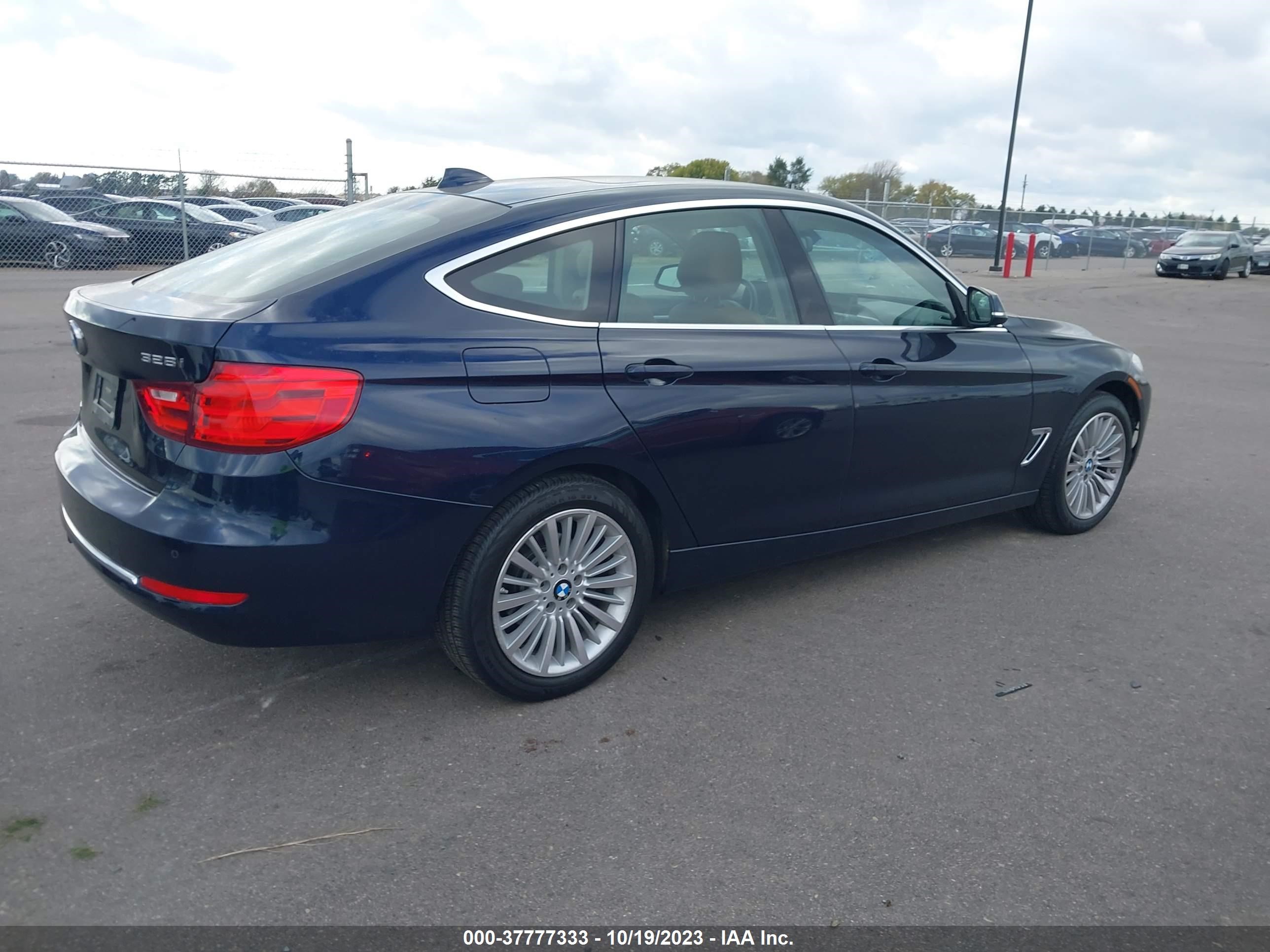 Photo 3 VIN: WBA8Z5C54FGS36855 - BMW 3ER 