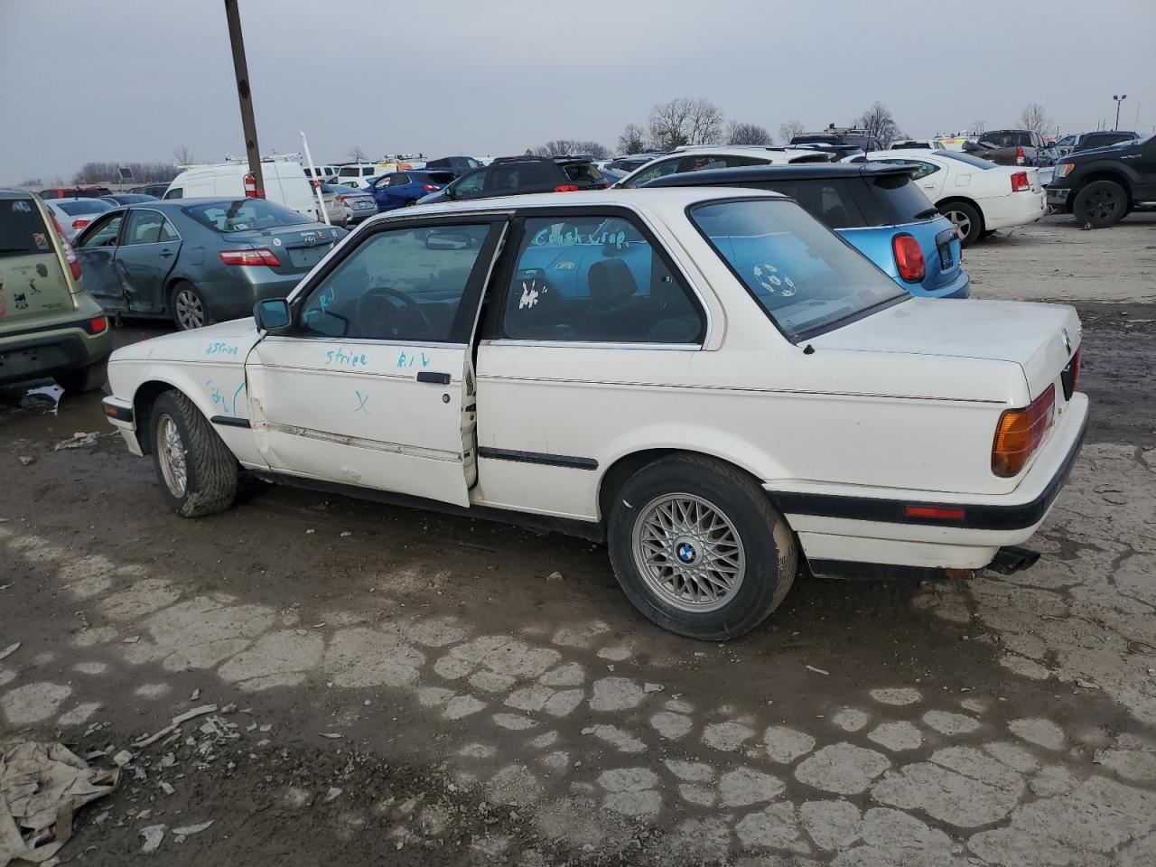 Photo 1 VIN: WBAAA2302K8262337 - BMW 3ER 