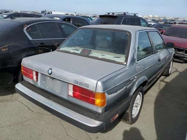 Photo 2 VIN: WBAAB5405G9681801 - BMW 325 E 