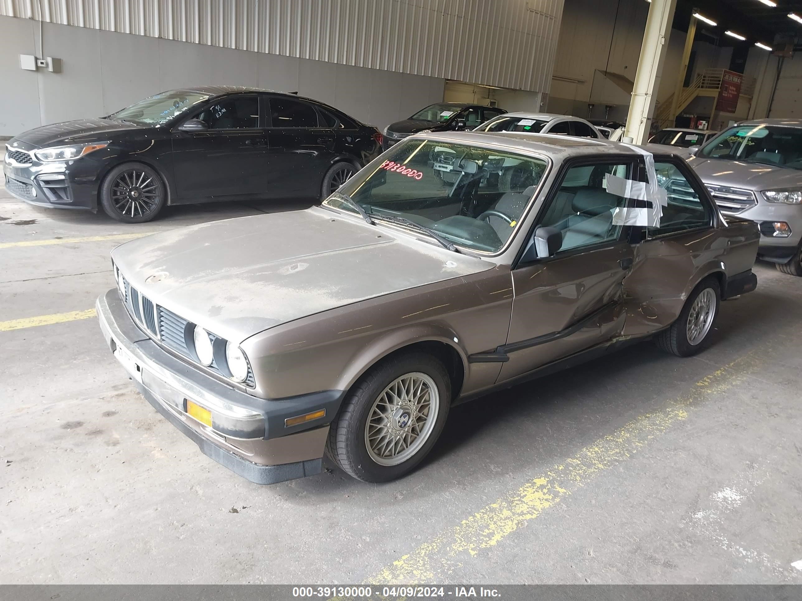 Photo 1 VIN: WBAAB540XH9801979 - BMW 3ER 