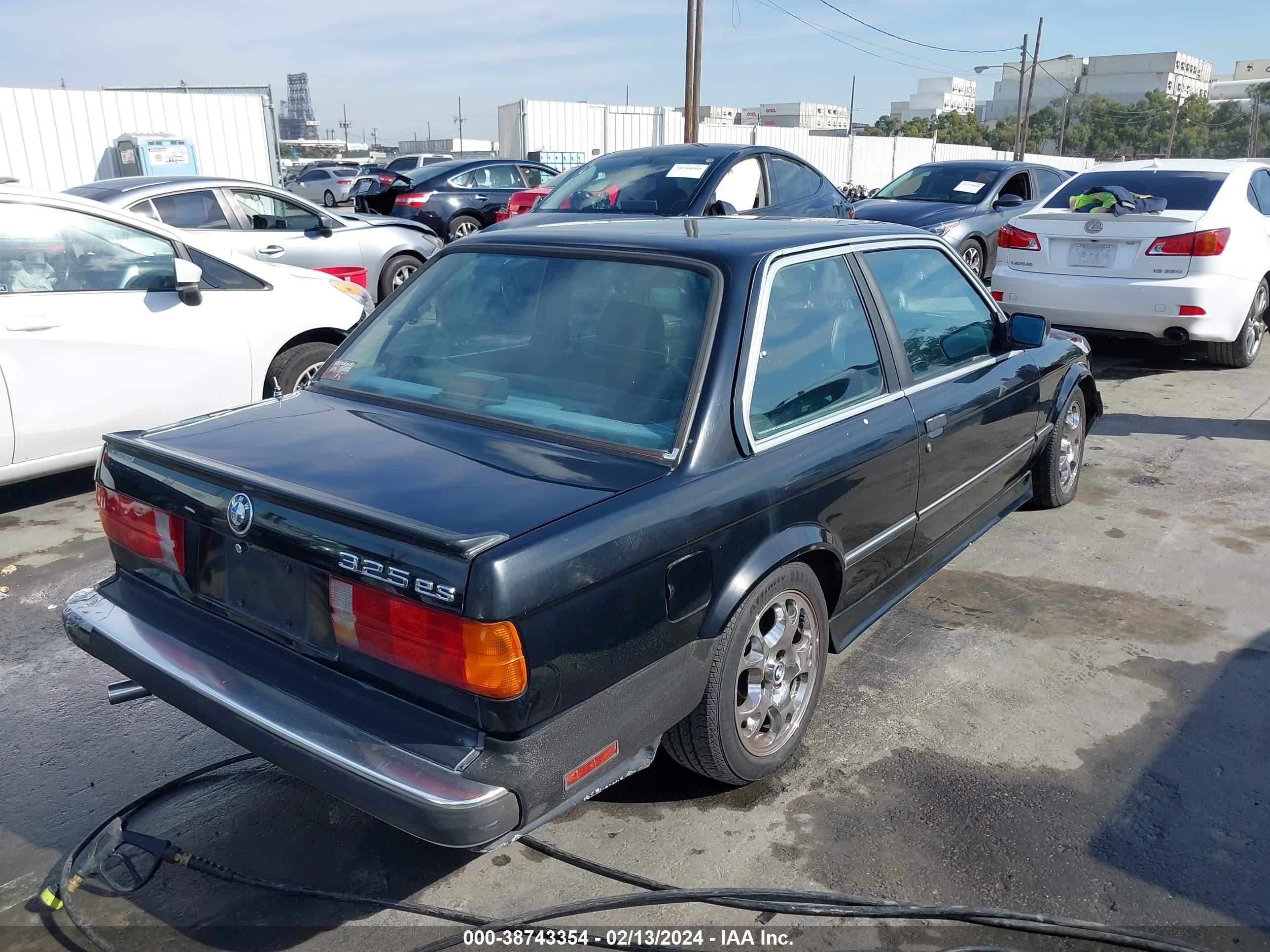 Photo 3 VIN: WBAAB6407G1219440 - BMW 3ER 