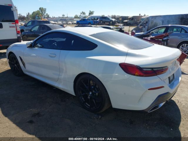 Photo 2 VIN: WBAAE4C09NCJ02618 - BMW 840I 