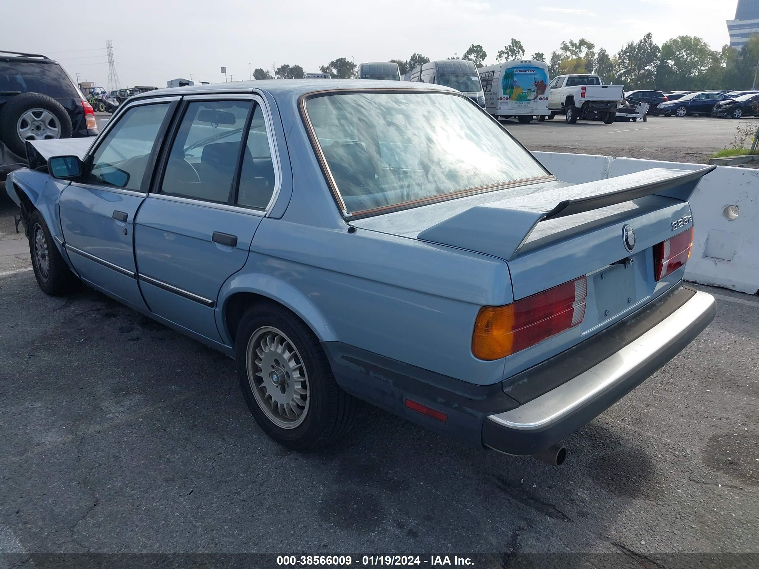 Photo 2 VIN: WBAAE5406G1506222 - BMW 3ER 