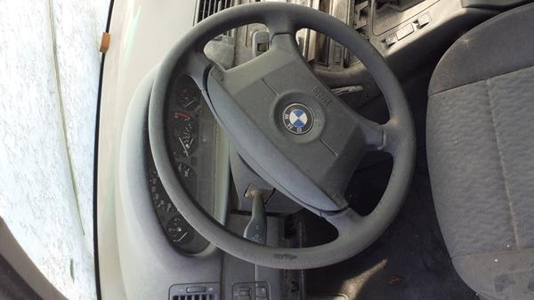 Photo 10 VIN: WBAAM31060JE93069 - BMW 323 