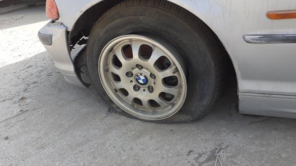 Photo 24 VIN: WBAAM31060JE93069 - BMW 323 