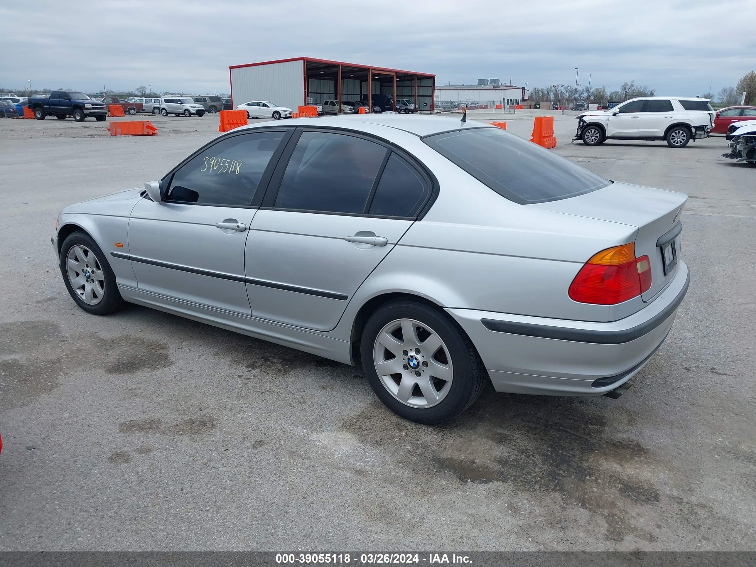 Photo 2 VIN: WBAAM3330XFP63396 - BMW 3ER 