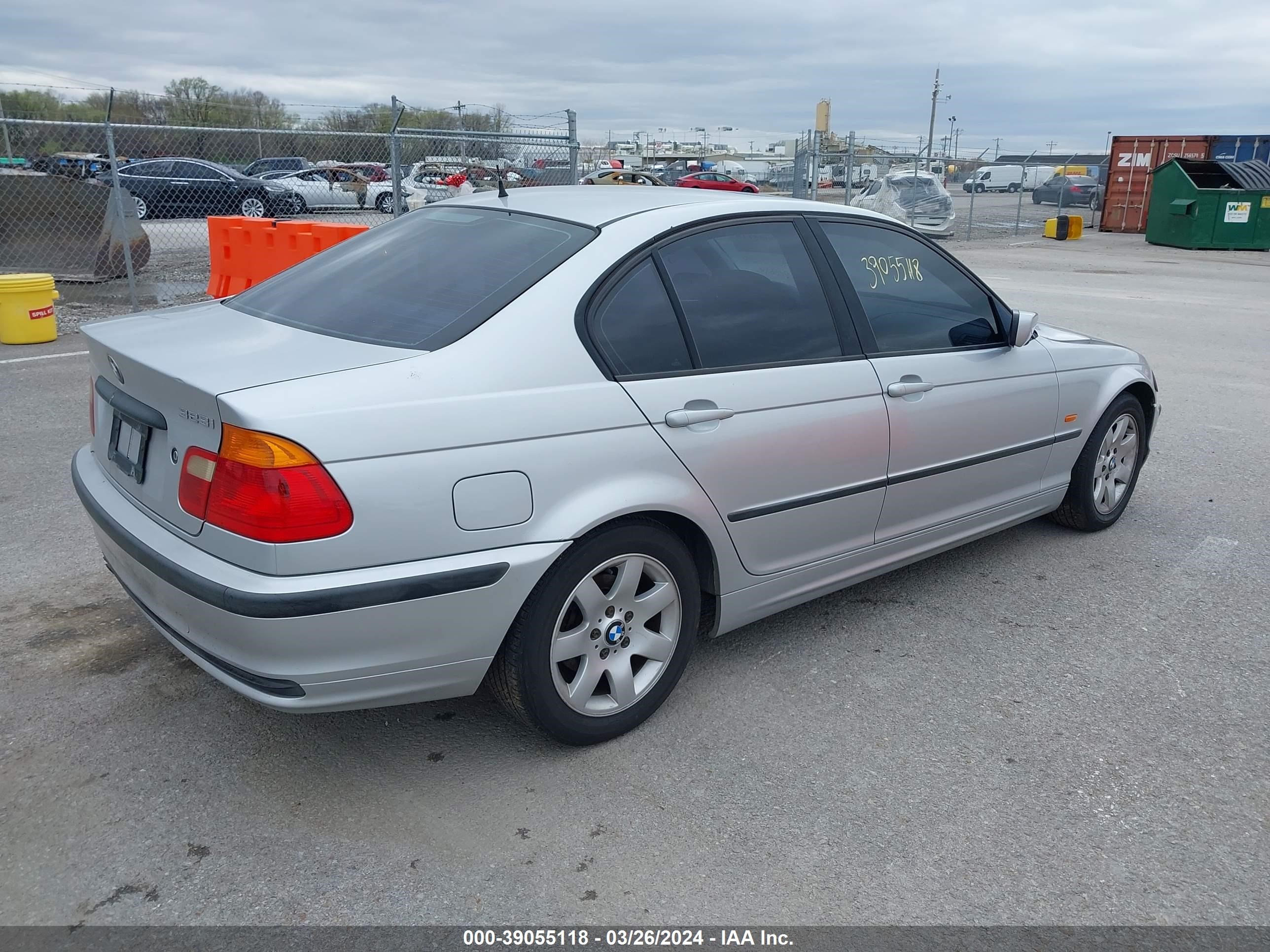 Photo 3 VIN: WBAAM3330XFP63396 - BMW 3ER 