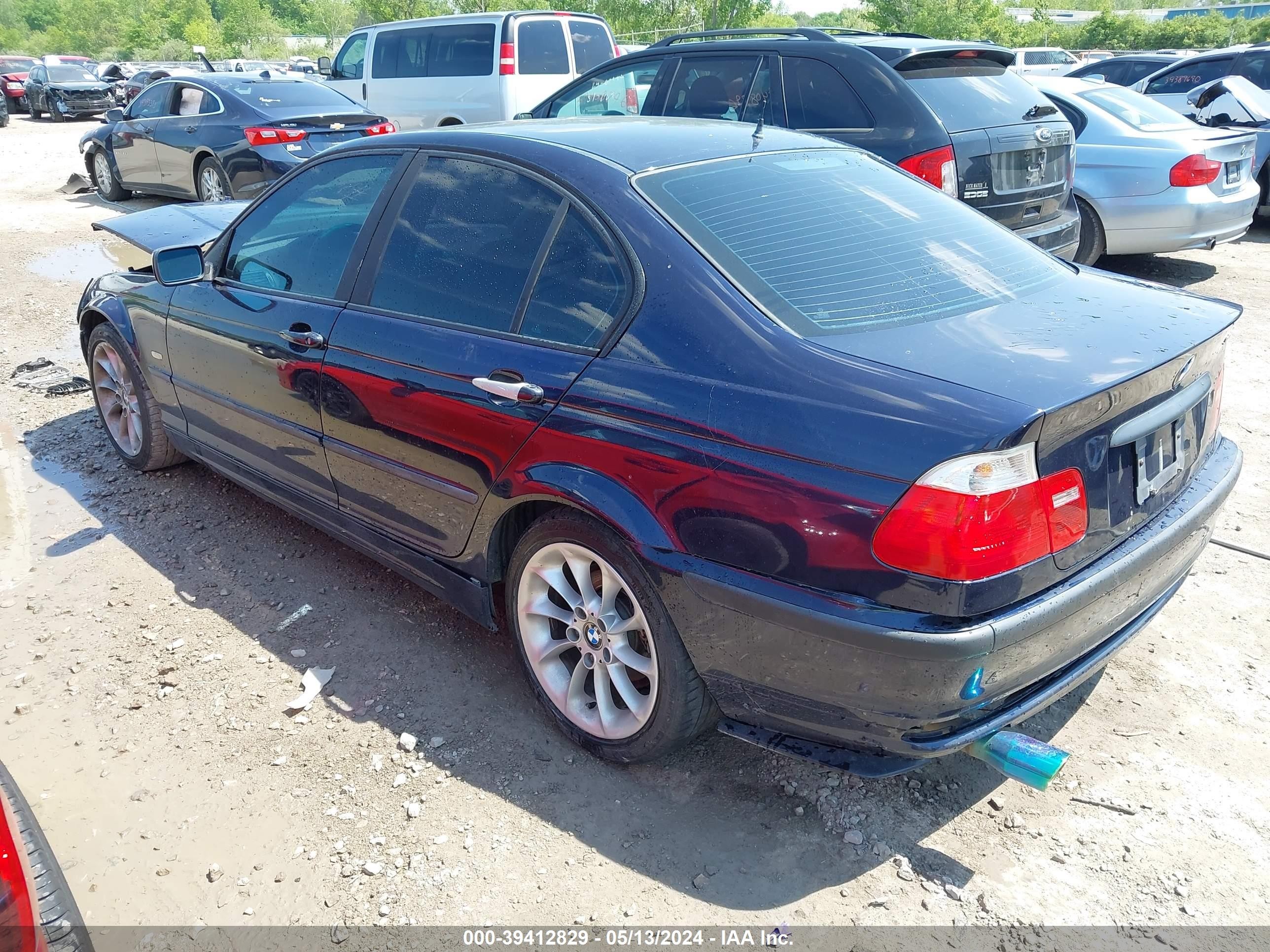 Photo 2 VIN: WBAAM3333XKC58477 - BMW 3ER 