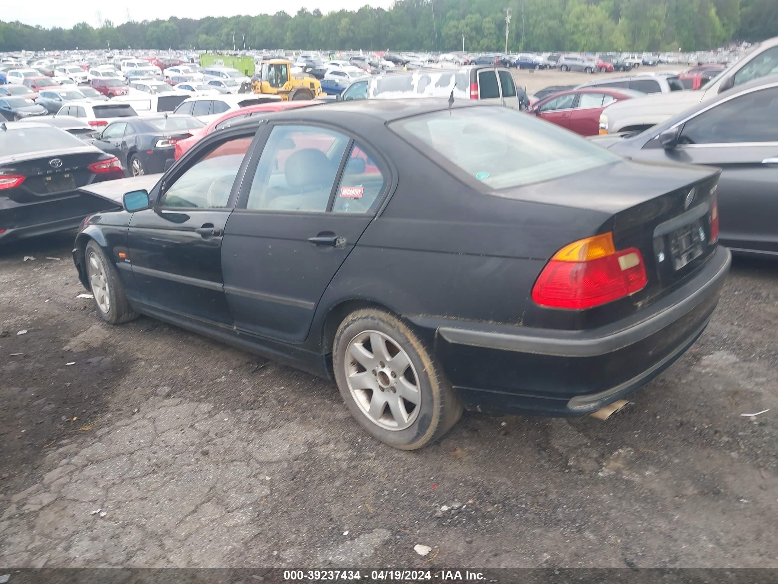 Photo 2 VIN: WBAAM3335XFP57352 - BMW 3ER 