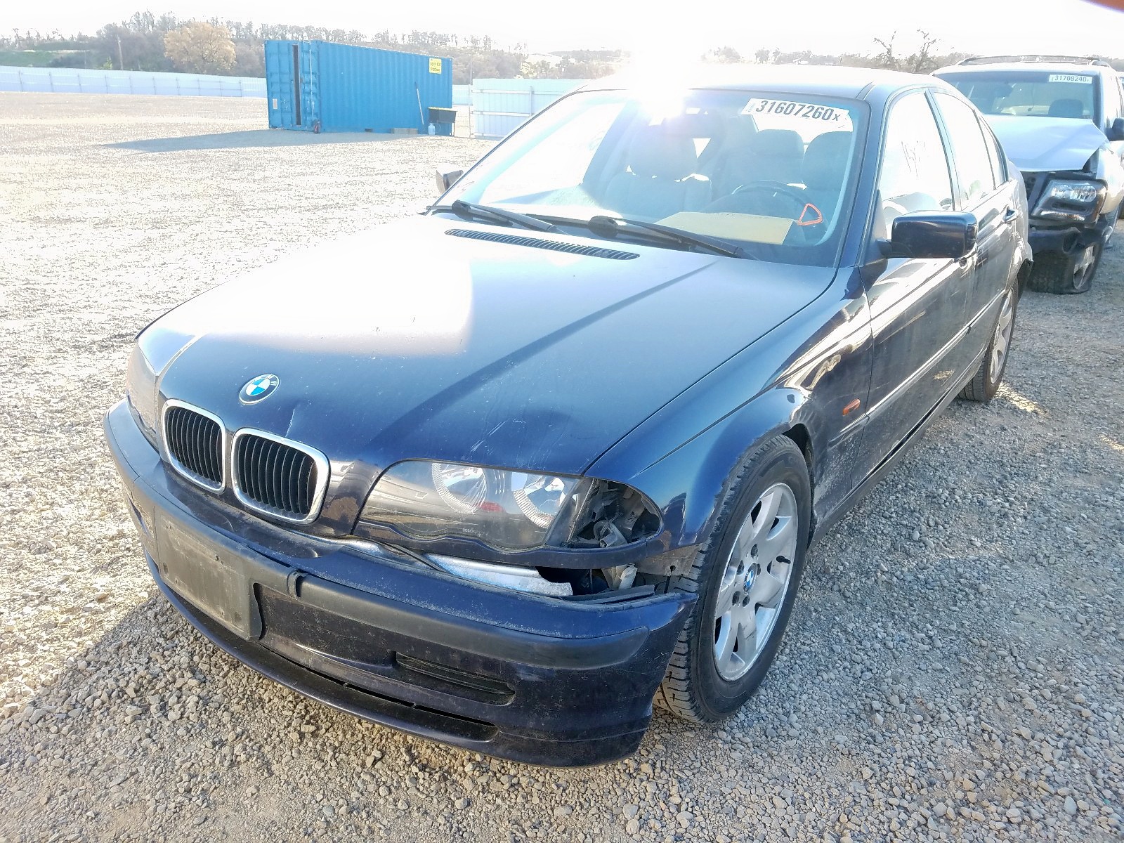 Photo 1 VIN: WBAAM3337XFP52587 - BMW 323 I AUTO 