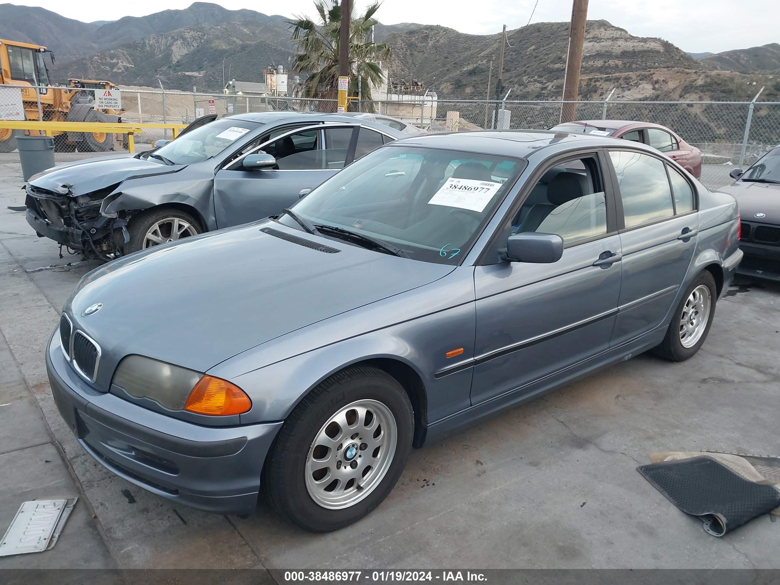 Photo 1 VIN: WBAAM3337XFP55070 - BMW 3ER 