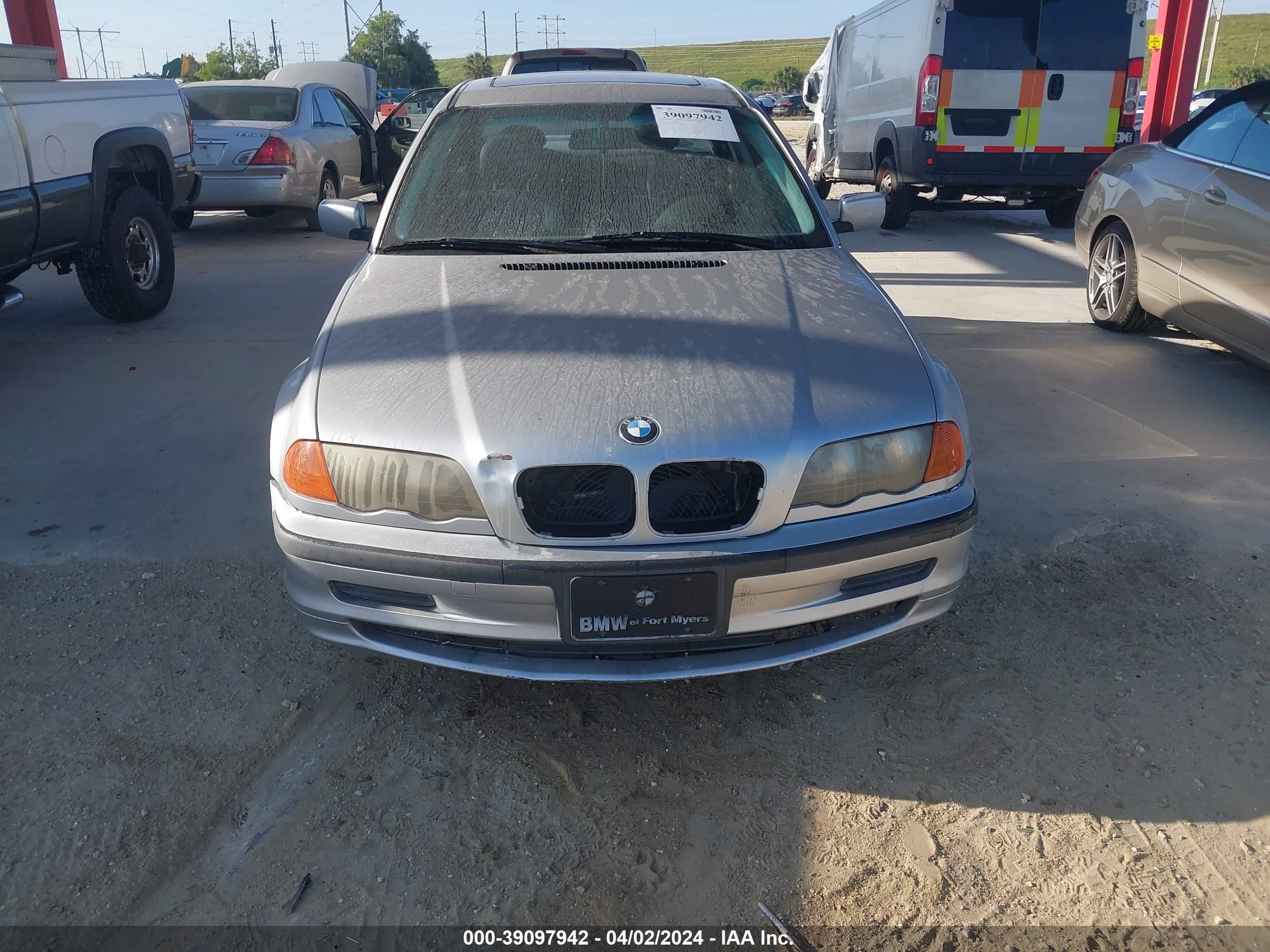 Photo 5 VIN: WBAAM3339YCA86578 - BMW 3ER 