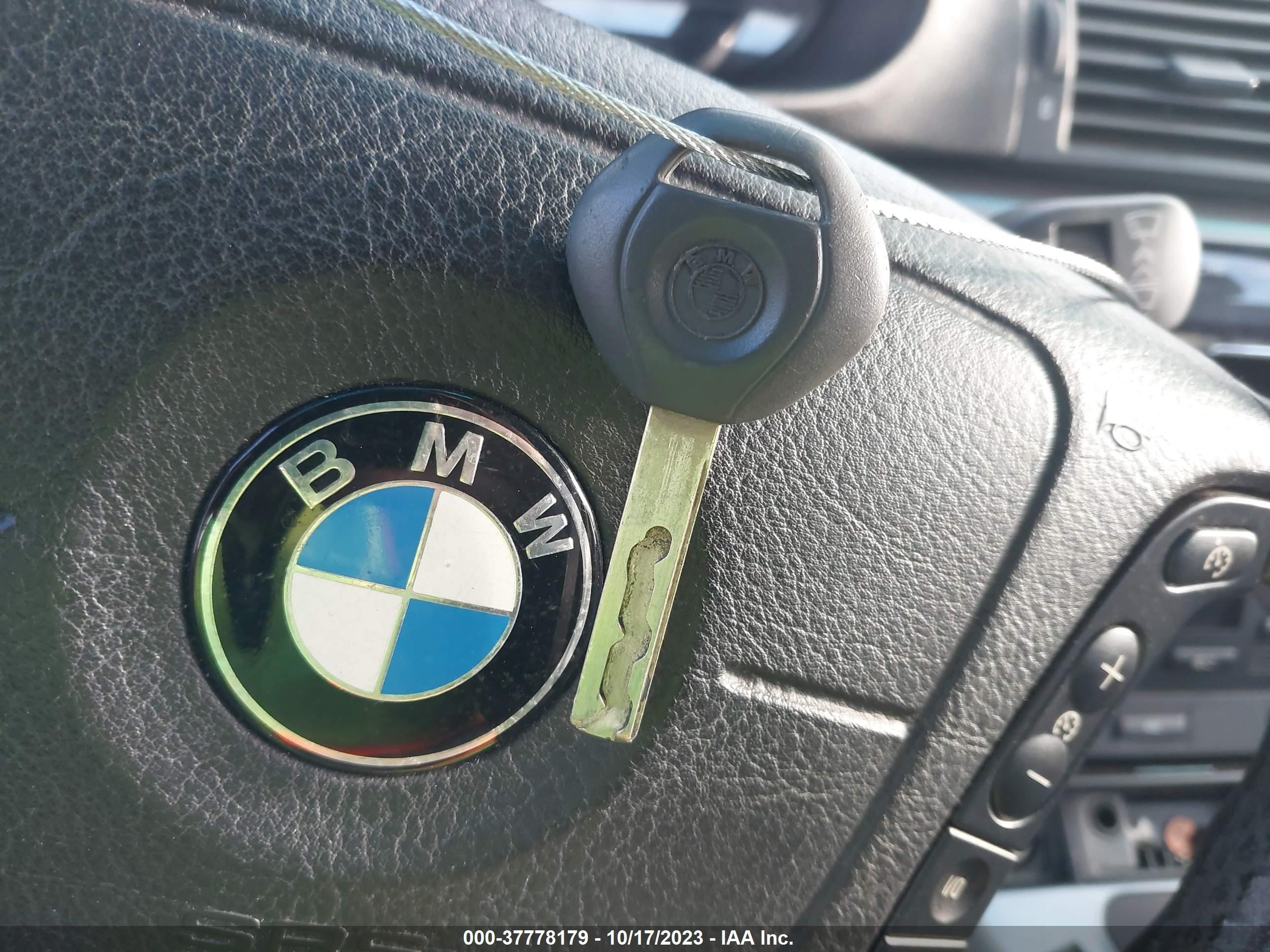 Photo 10 VIN: WBAAM333XXFP60103 - BMW 3ER 