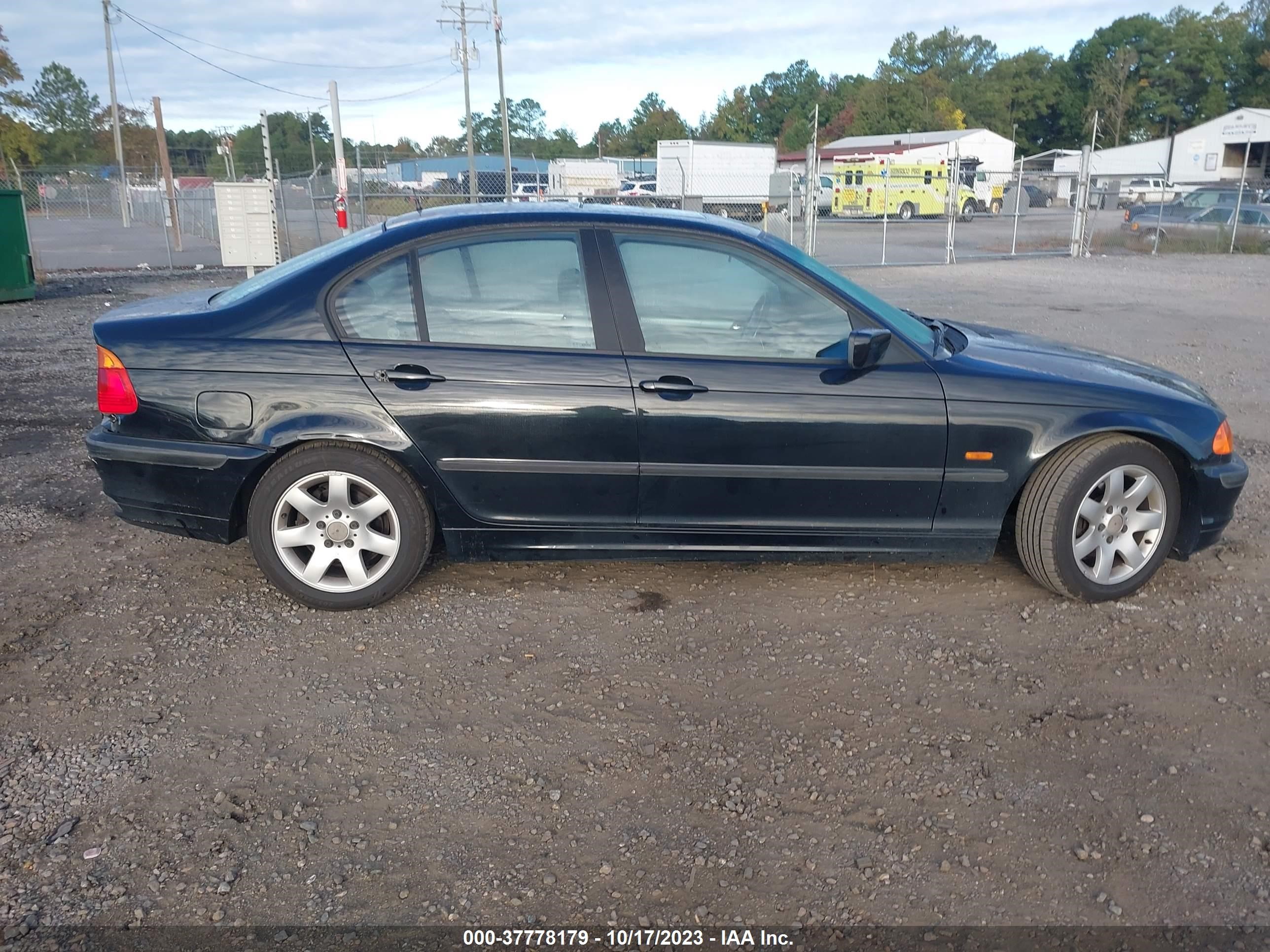 Photo 12 VIN: WBAAM333XXFP60103 - BMW 3ER 