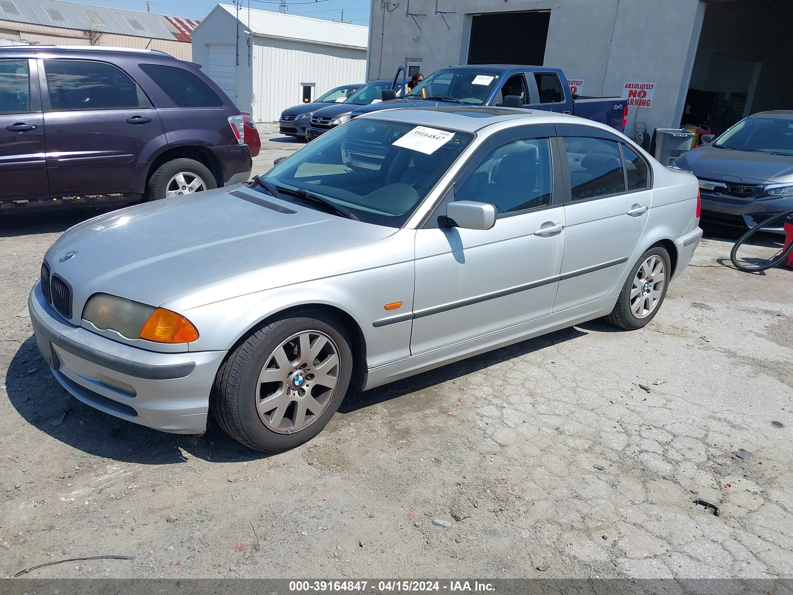 Photo 1 VIN: WBAAM3343YCA94653 - BMW 3ER 