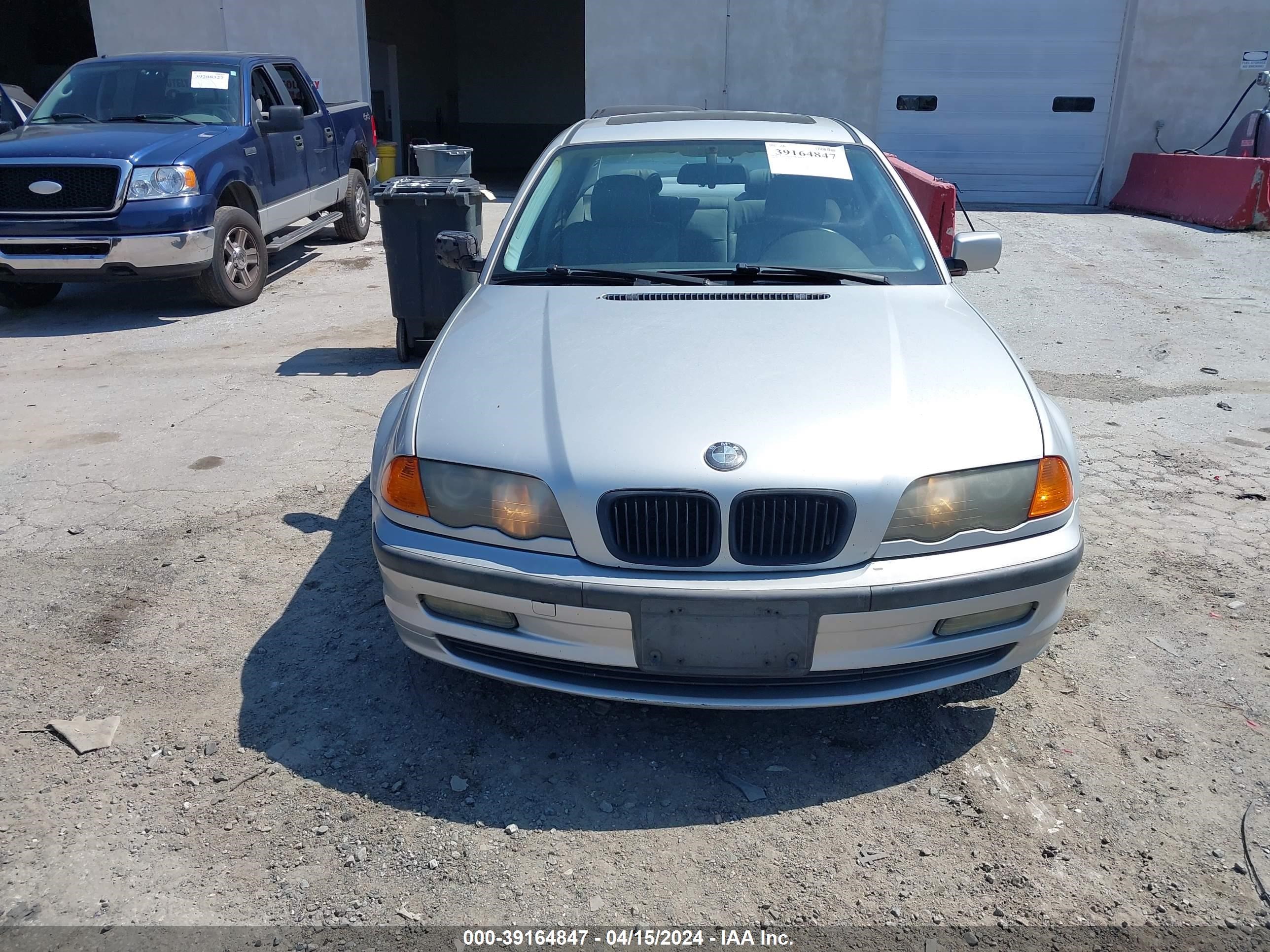 Photo 12 VIN: WBAAM3343YCA94653 - BMW 3ER 