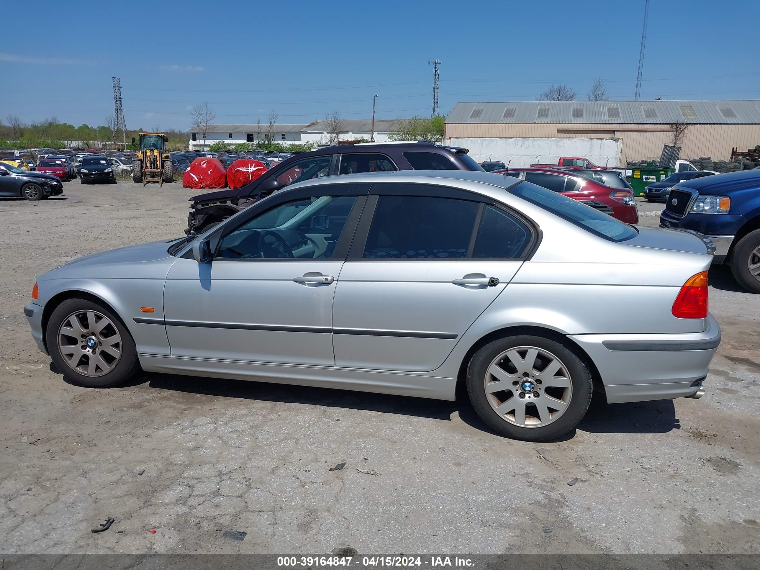 Photo 14 VIN: WBAAM3343YCA94653 - BMW 3ER 