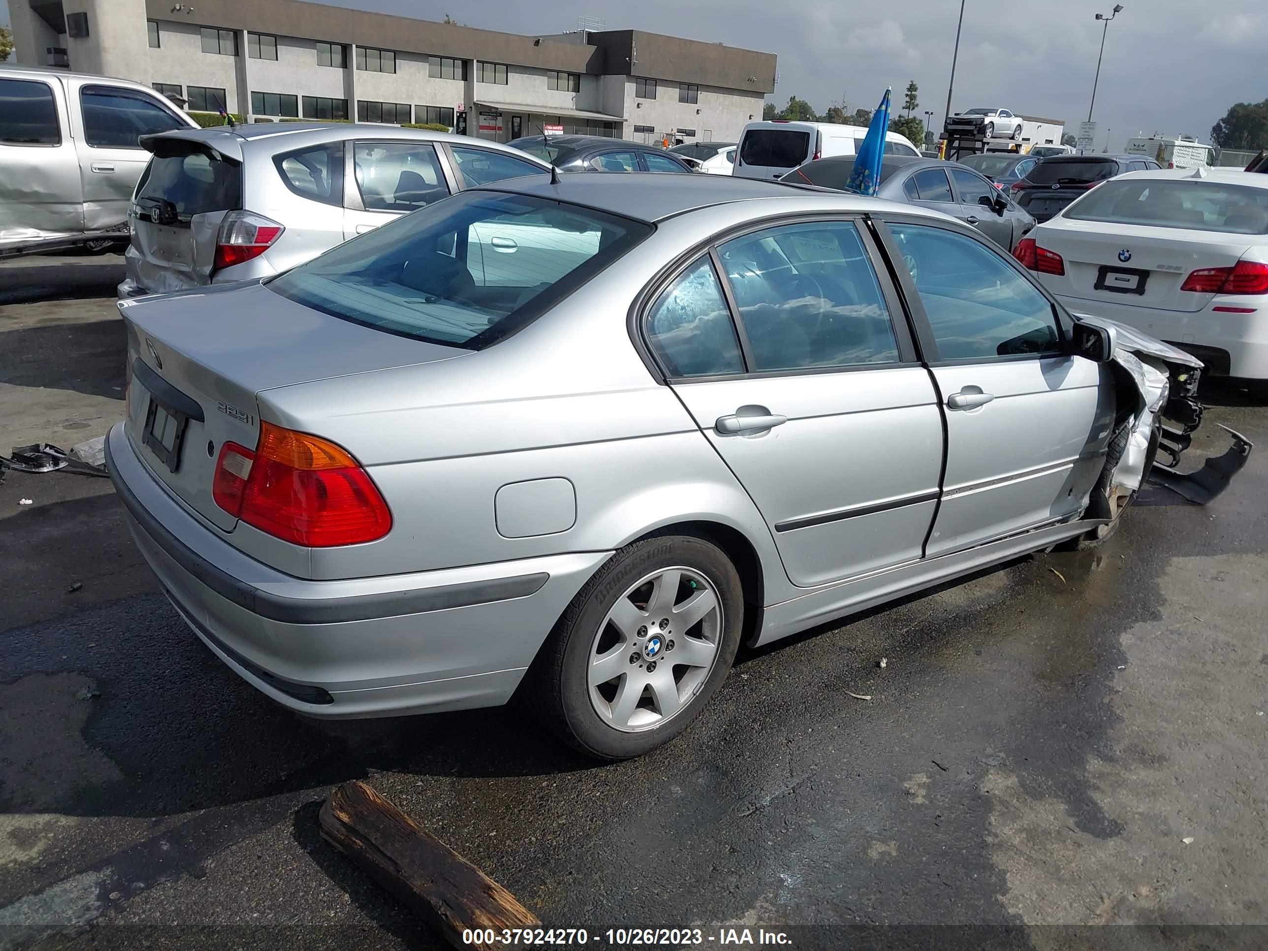 Photo 3 VIN: WBAAM3344YCA94676 - BMW 3ER 