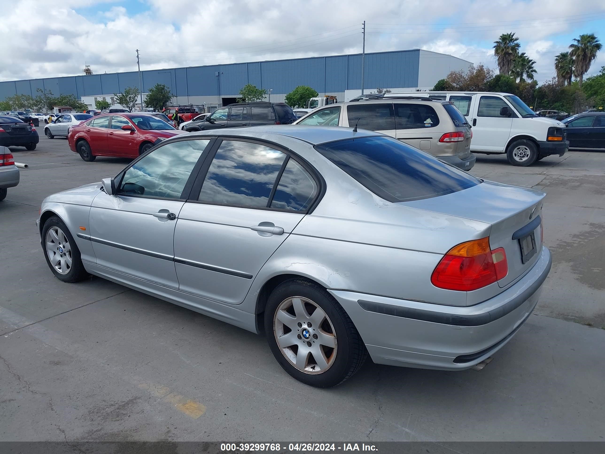 Photo 2 VIN: WBAAM3346YFP72730 - BMW 3ER 