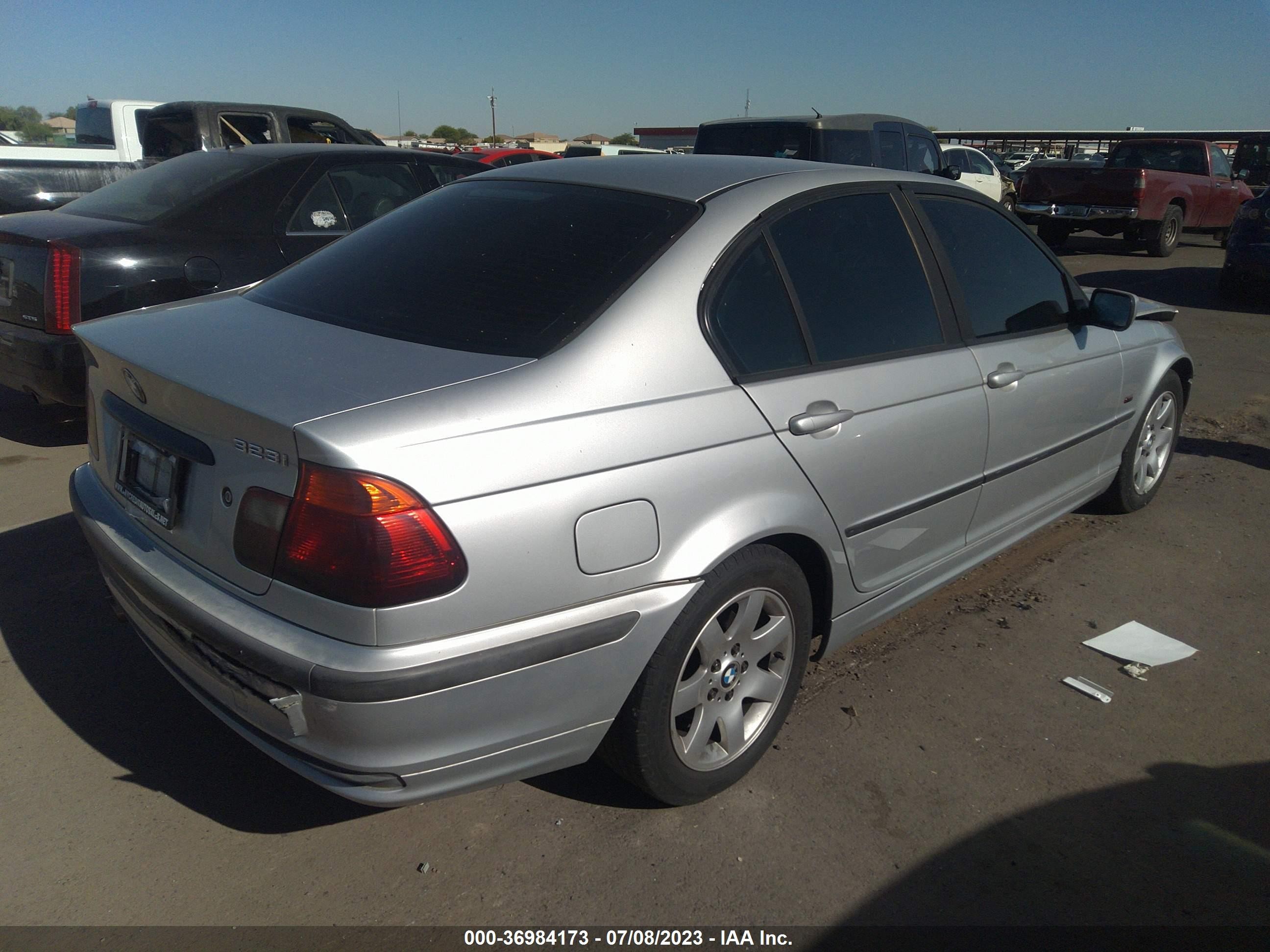 Photo 3 VIN: WBAAM3349YCB22715 - BMW 3ER 