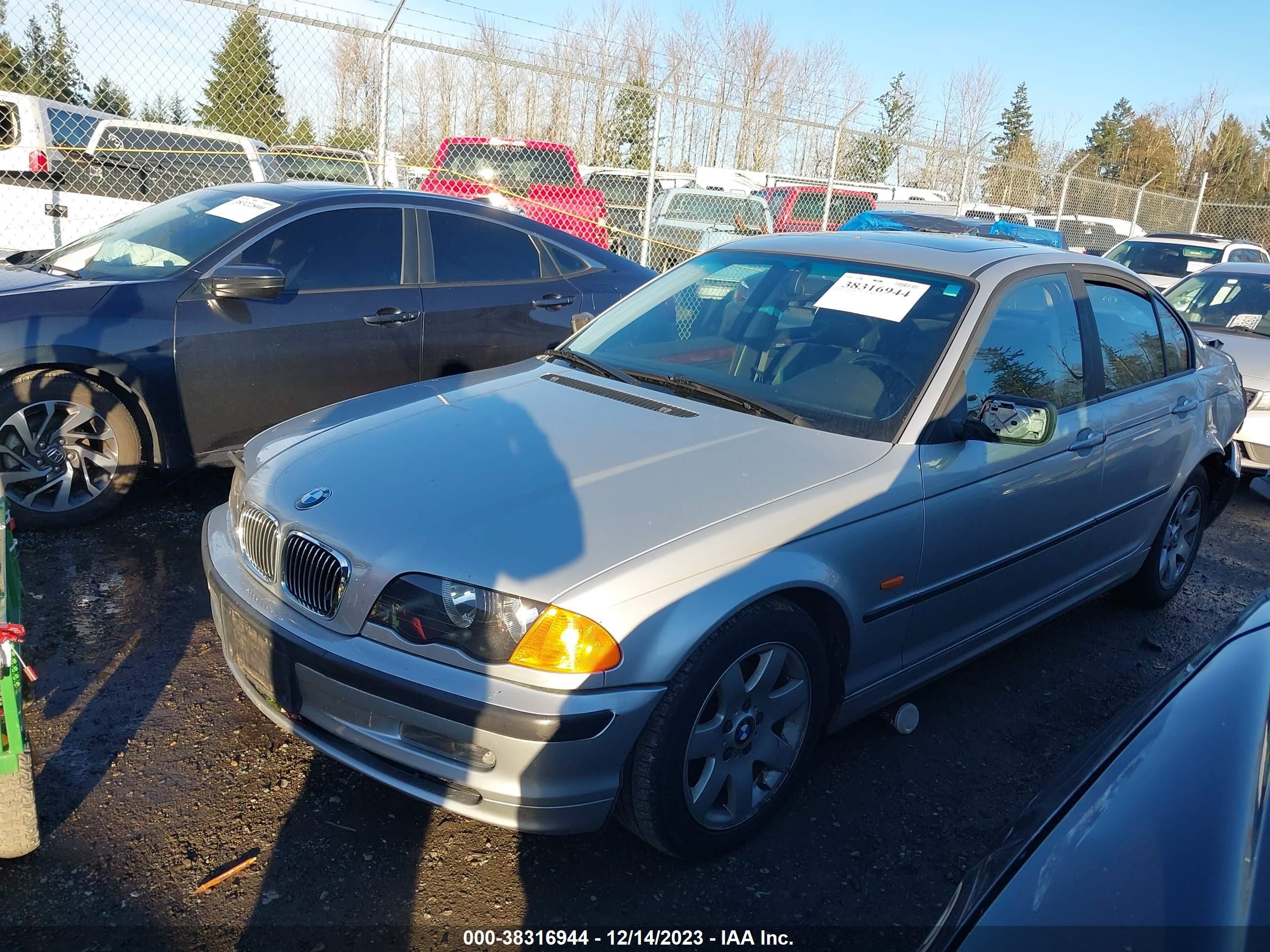 Photo 1 VIN: WBAAM334XYCA90678 - BMW 3ER 