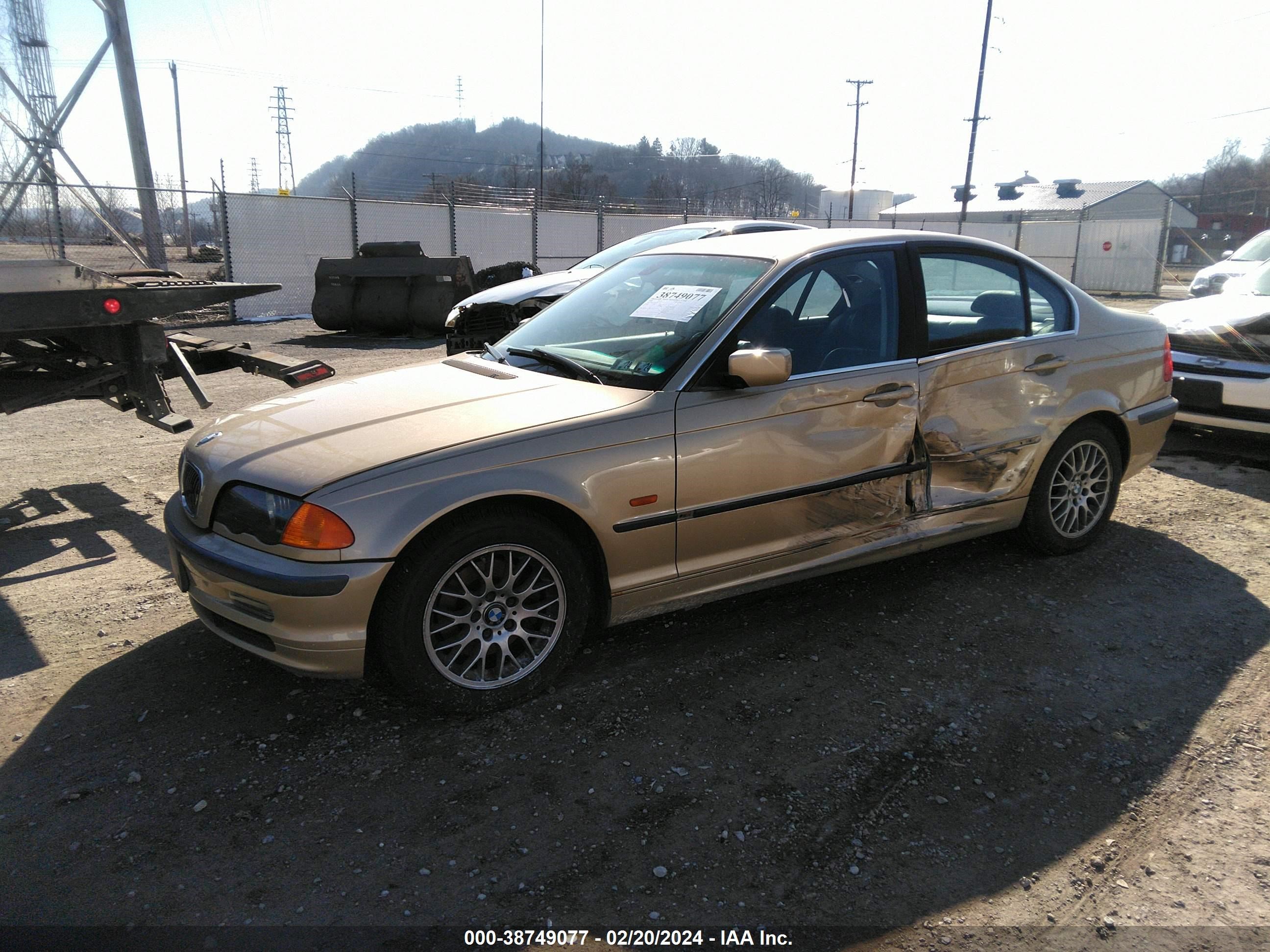 Photo 1 VIN: WBAAM5337YJR56249 - BMW 3ER 