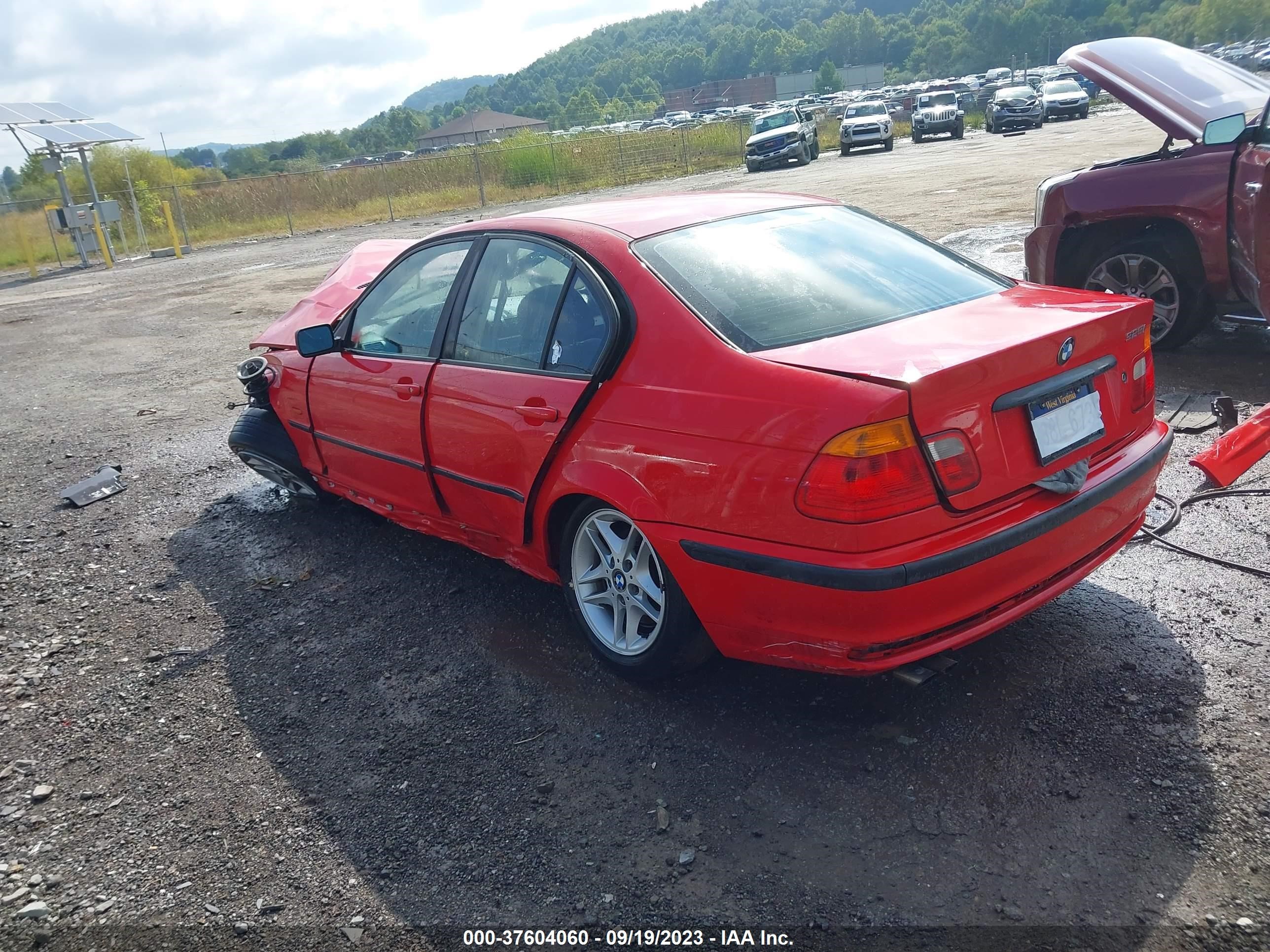 Photo 2 VIN: WBAAV33471EE76773 - BMW 3ER 